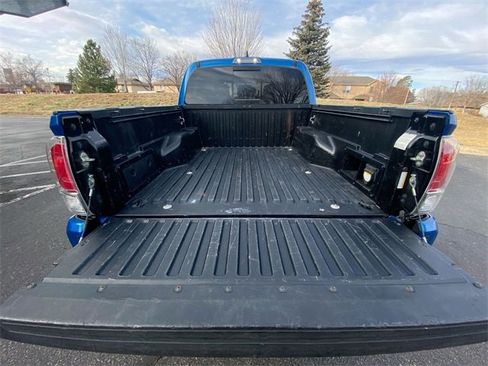 Used 2017 Toyota Tacoma Limited image 24