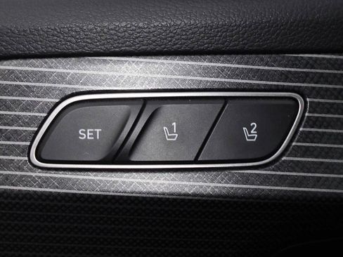 Used 2023 Hyundai Palisade Limited w/ Cargo Package image 17