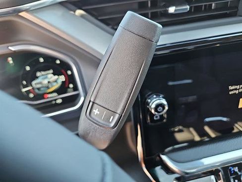 New 2025 GMC Sierra 2500 Denali w/ Denali Reserve Package image 19