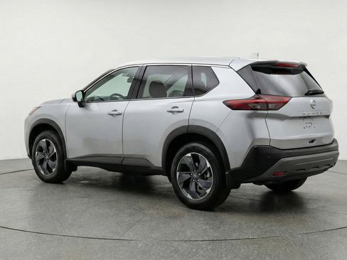 Used 2025 Nissan Rogue SV FWD image 6