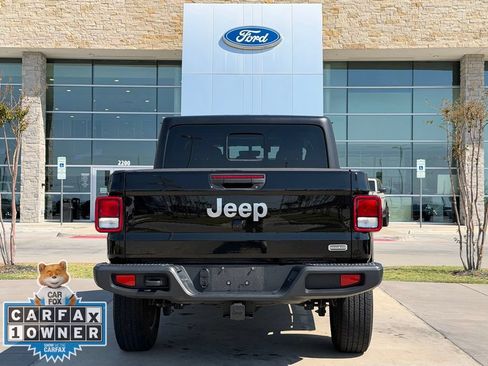 Used 2023 Jeep Gladiator Overland w/ Trailer Tow Package AWD/4WD image 23