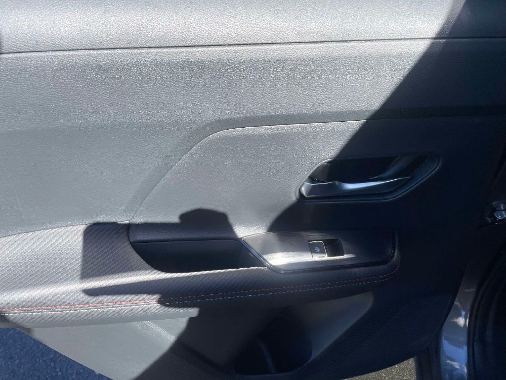 Used 2025 Nissan Kicks SR FWD image 15