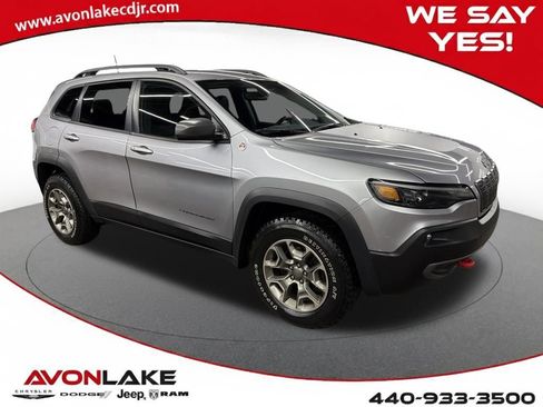 Used 2020 Jeep Cherokee Trailhawk w/ Cold Weather Group image 8