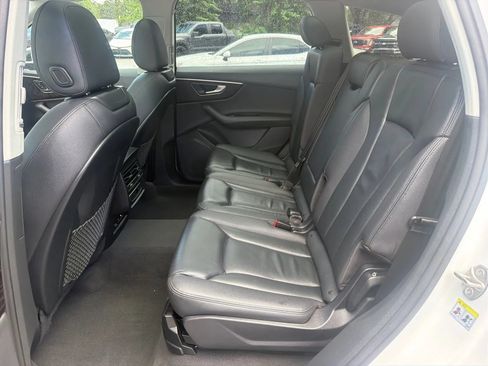 Used 2023 Audi Q7 3.0T Premium AWD/4WD image 17