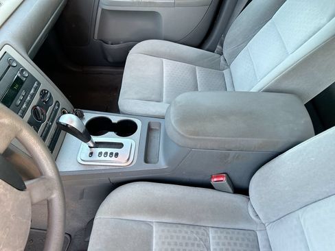 Used 2006 Ford Five Hundred SE FWD image 24