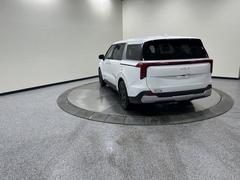 New 2026 Kia Carnival LXS image 7