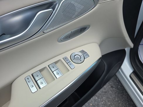 New 2026 Genesis GV70 2.5T Select AWD/4WD image 18