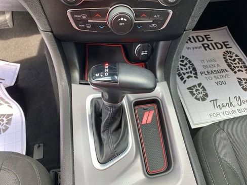 Used 2022 Dodge Charger SXT image 14
