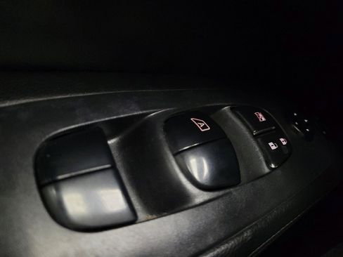 Used 2019 Nissan Pathfinder S image 27