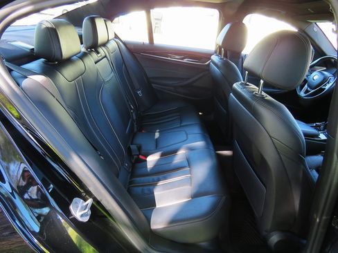 Used 2020 BMW 530i w/ Convenience Package image 16