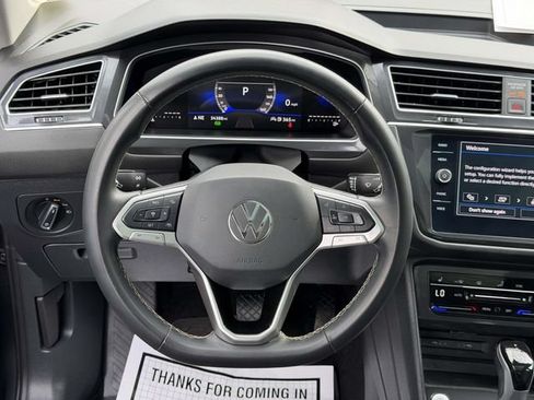 Certified 2024 Volkswagen Tiguan SE w/ Panoramic Sunroof Package AWD/4WD image 15