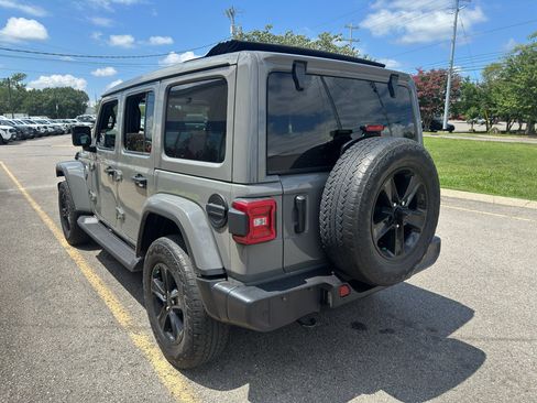 Used 2021 Jeep Wrangler Unlimited Sahara AWD/4WD image 6