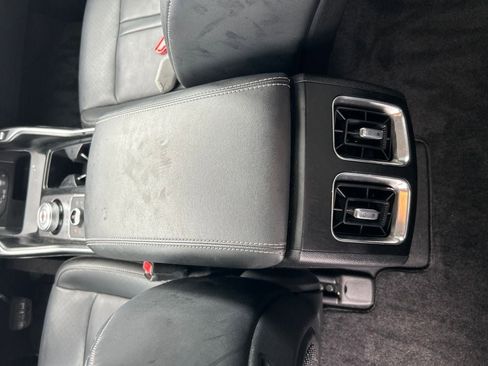 Used 2025 Kia Sorento EX image 28