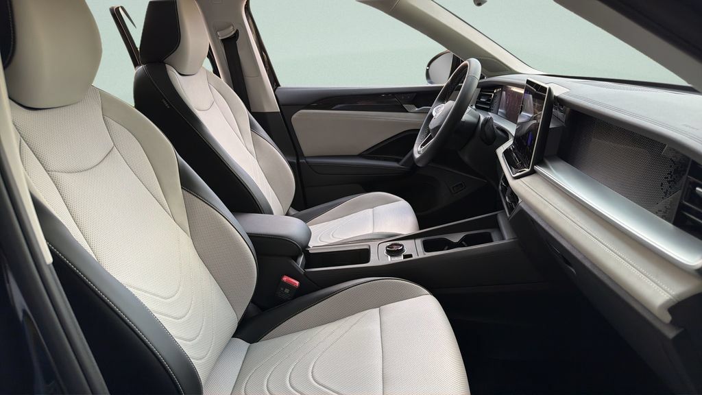 New 2026 Volkswagen Tiguan SE AWD/4WD image 34