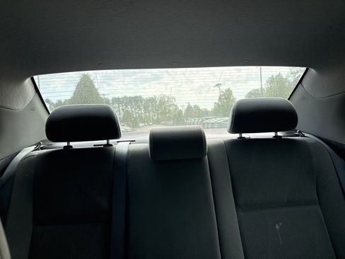 Used 2013 Toyota Corolla LE FWD image 12