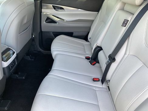 Certified 2026 INFINITI QX60 Luxe FWD image 14