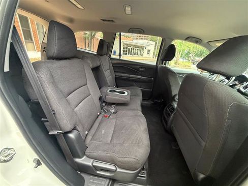 Used 2018 Honda Pilot LX image 23