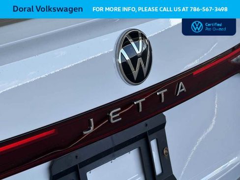 Used 2025 Volkswagen Jetta Sport image 10