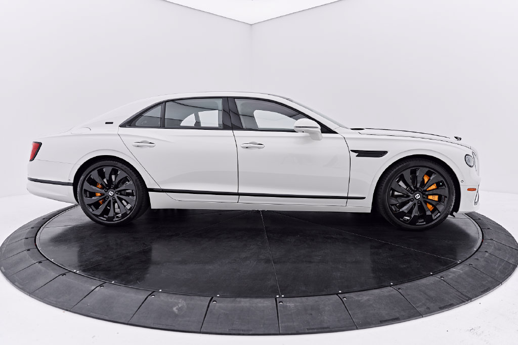 Used 2025 Bentley Flying Spur Plug-In Hybrid AWD/4WD image 13
