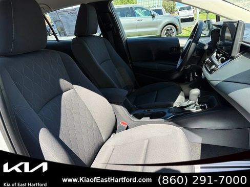 Used 2025 Toyota Corolla LE FWD image 11