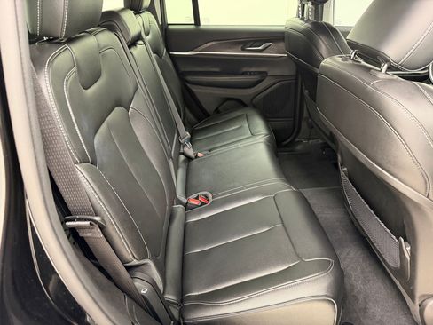 Used 2023 Jeep Grand Cherokee Limited w/ Trailer Tow Prep Group (B) AWD/4WD image 27