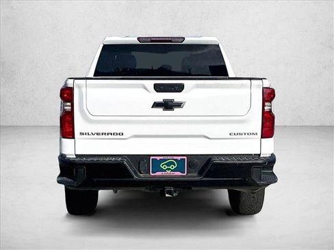 Used 2023 Chevrolet Silverado 1500 Custom Trail Boss AWD/4WD image 4