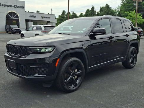Certified 2023 Jeep Grand Cherokee Altitude AWD/4WD image 1