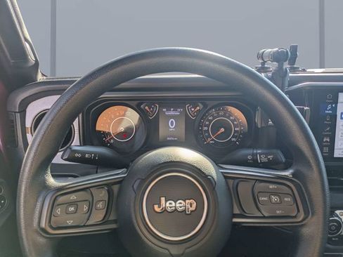 Used 2024 Jeep Gladiator Sport AWD/4WD image 28