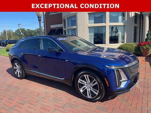 Used 2024 Cadillac Lyriq Tech AWD/4WD image 5