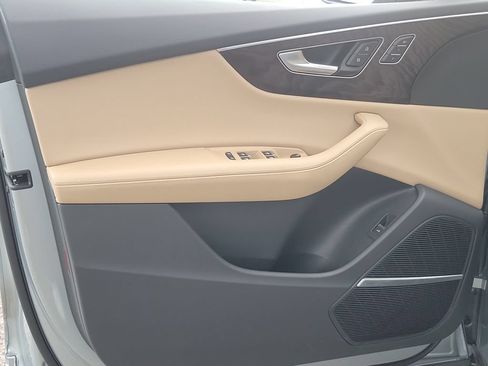 Certified 2023 Audi Q8 Premium Plus w/ Premium Plus Package AWD/4WD image 27