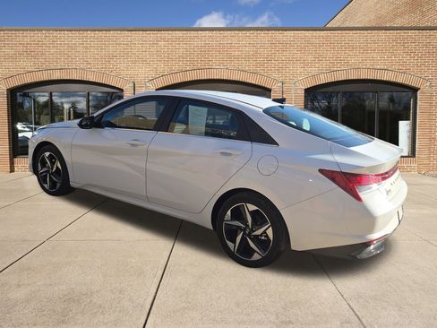 Certified 2023 Hyundai Elantra Limited image 6