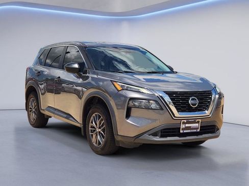 Used 2021 Nissan Rogue S FWD image 3