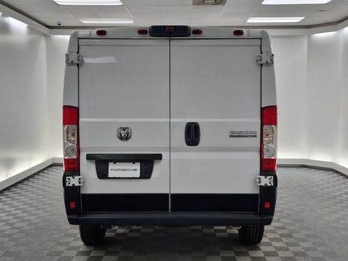 Used 2025 RAM ProMaster 2500 w/ Convenience Group FWD image 11
