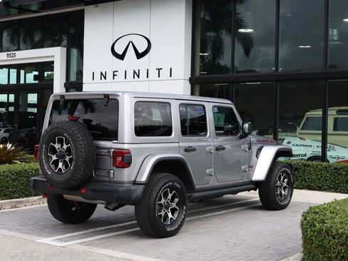 Used 2020 Jeep Wrangler Unlimited Rubicon AWD/4WD image 4
