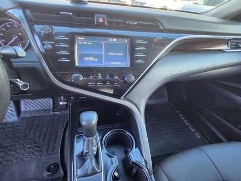 Used 2018 Toyota Camry LE image 15