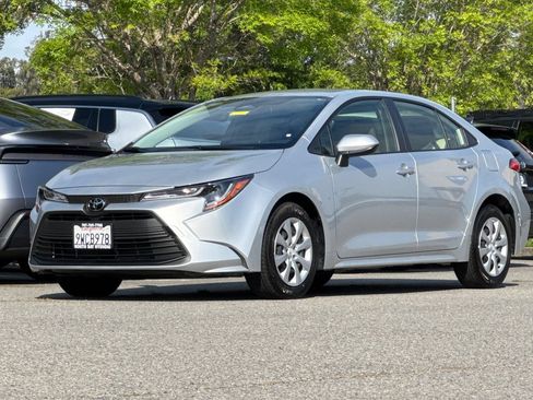 Used 2026 Toyota Corolla LE FWD image 8