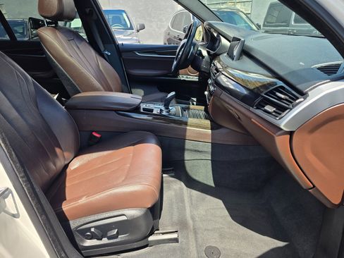 Used 2018 BMW X5 xDrive35i w/ M Sport Package AWD/4WD image 9