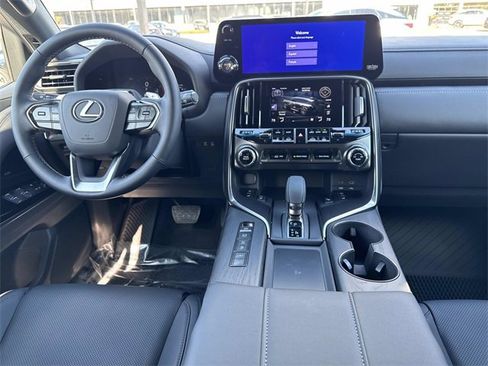 New 2025 Lexus LX 700h Overtrail image 15