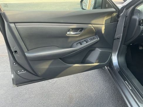 Used 2021 Nissan Sentra SV w/ Trunk Package image 9