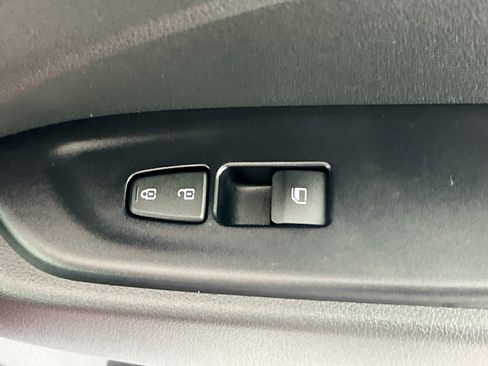 Used 2022 Hyundai Venue Limited FWD image 30