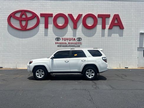 Used 2023 Toyota 4Runner SR5 Premium w/ Moonroof Package RWD image 5