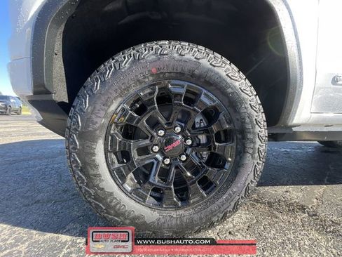 New 2026 GMC Canyon Elevation w/ Convenience Package image 32