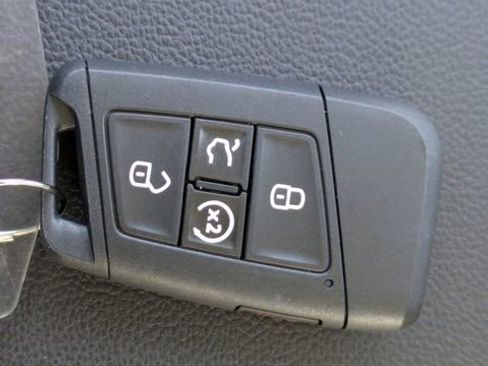 New 2026 Volkswagen Jetta SE FWD image 31