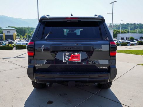 Certified 2026 Toyota 4Runner TRD Off-Road Premium AWD/4WD image 7