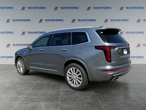 Used 2020 Cadillac XT6 Premium Luxury FWD image 3
