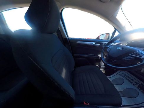 Used 2020 Ford Fusion SE FWD image 26