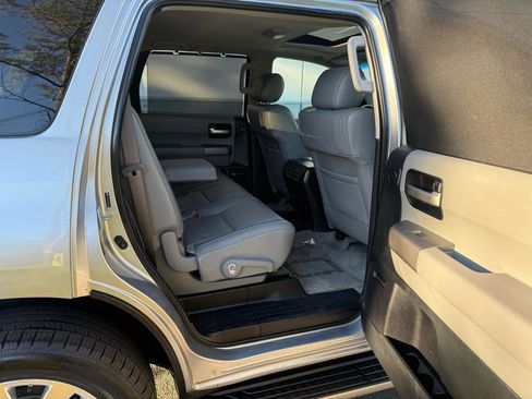 Used 2010 Toyota Sequoia Limited AWD/4WD image 30
