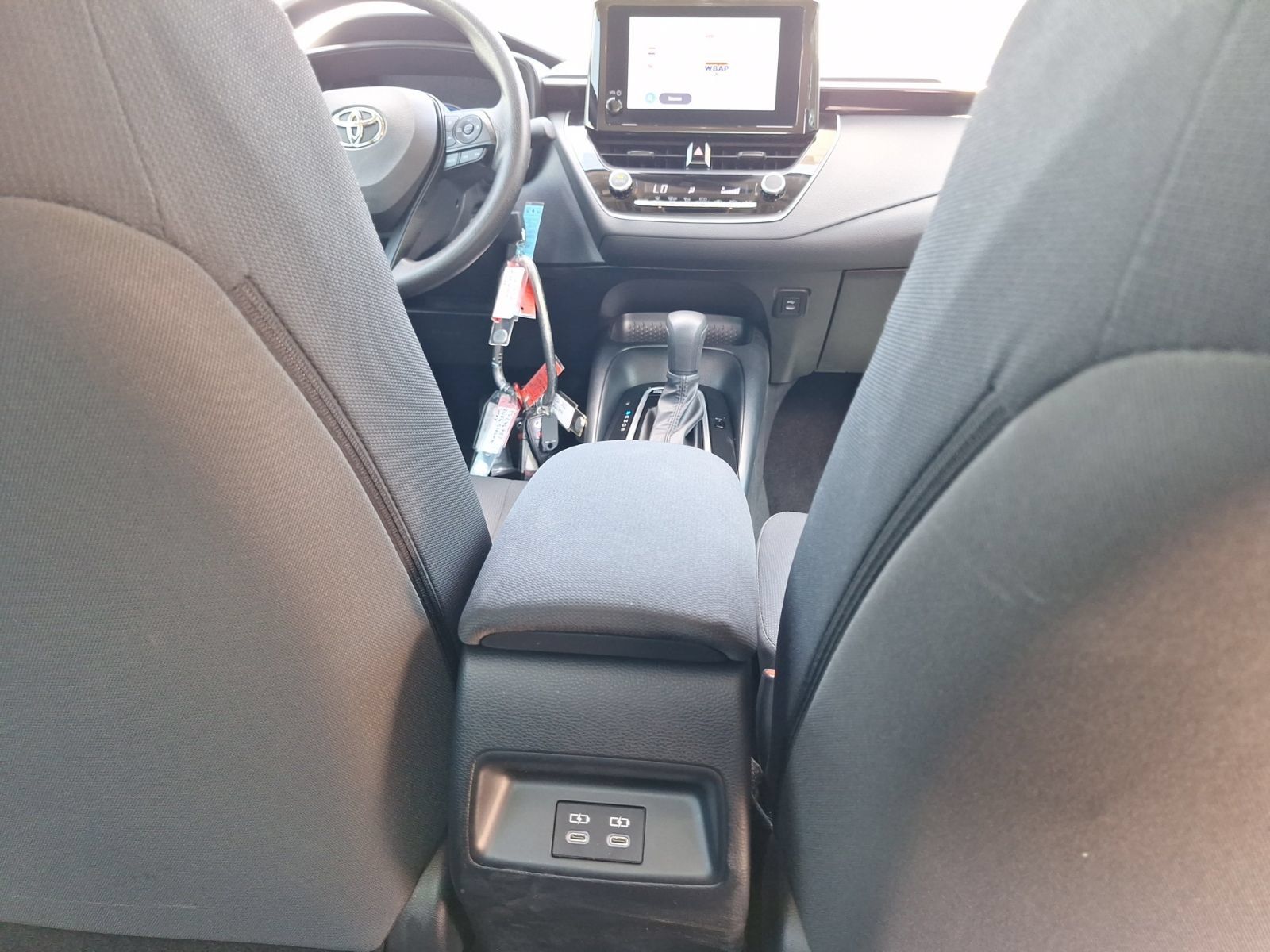 Used 2026 Toyota Corolla LE FWD image 31
