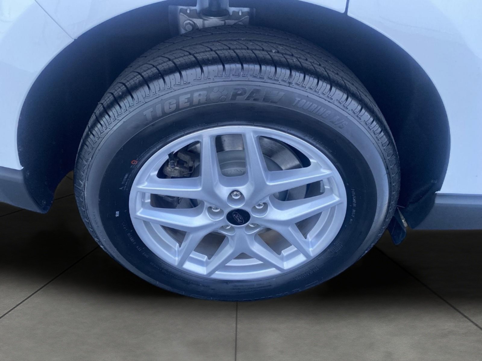 Certified 2024 Ford Edge SEL AWD/4WD image 6