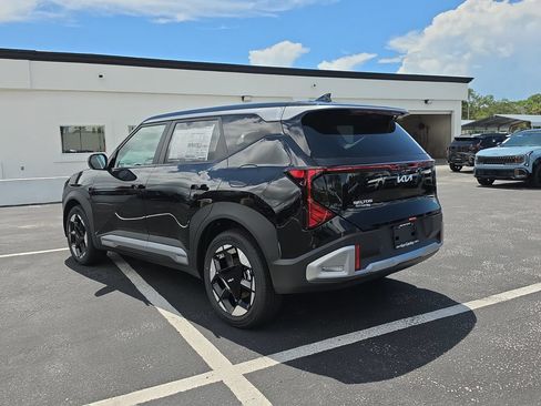 New 2027 Kia Seltos S FWD image 6